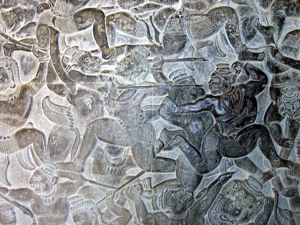 Bajorrelieve batalla de Ramayana en Angkor Wat